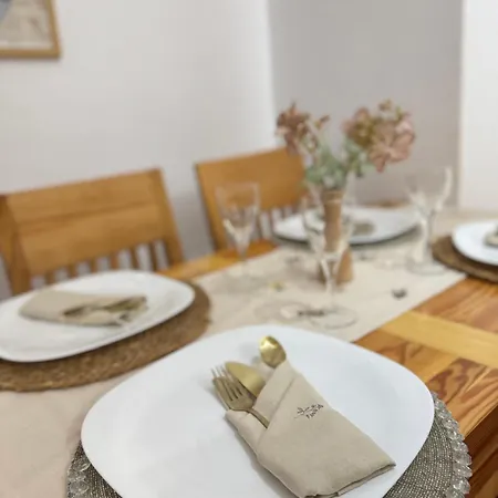 דירה Family House & Free Parking Golem, Durres גולם