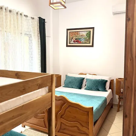 Family House & Free Parking Golem, Durres * גולם