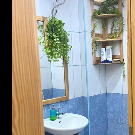 דירה Family House & Free Parking Golem, Durres גולם