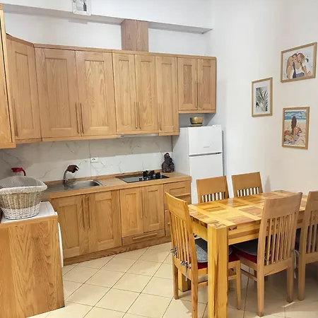 דירה Family House & Free Parking Golem, Durres גולם