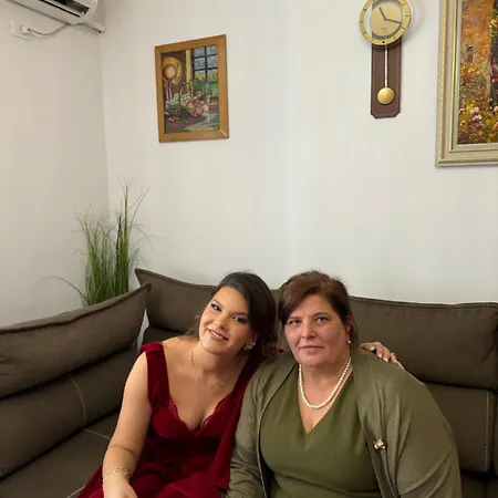 Family House & Free Parking Golem, Durres גולם