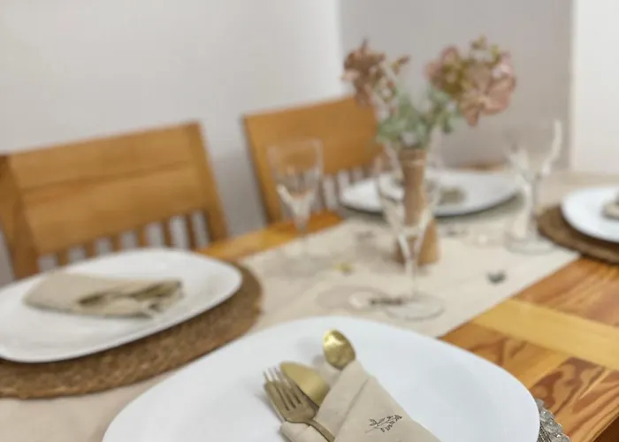 아파트 Family House & Free Parking Golem, Durres 골렘