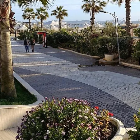 Beach Family Apartment 2 Min To Beach Free Parking Golem *