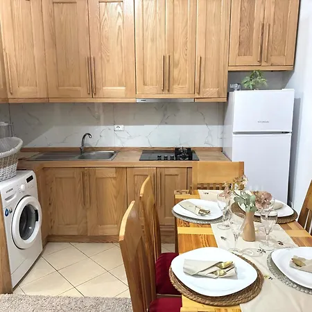 公寓 Family House & Free Parking Golem, Durres *