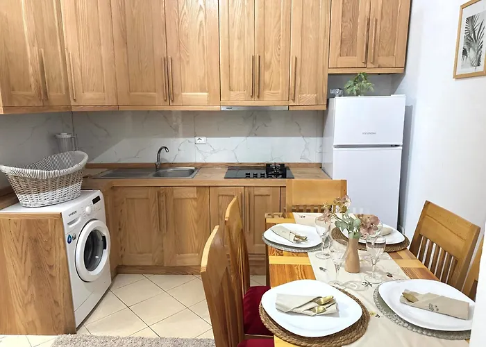 Apartament Family House & Free Parking Golem, Durres *